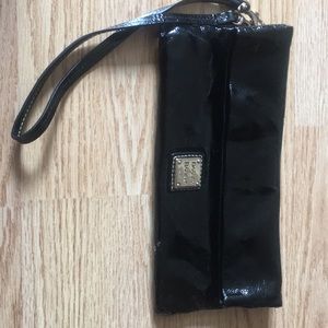 Dooney and Bourke expandable clutch